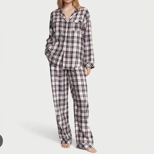 Victoria’s Secret Flannel long Pajamas set Black/White size S/P NWT in packaging